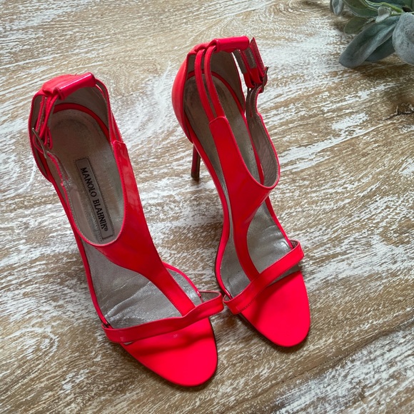 Manolo Blahnik Strattina Sandal - Picture 8 of 16